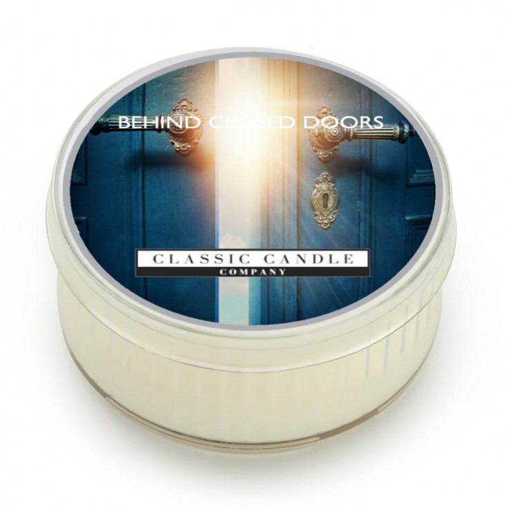Daylight świeczka Behind Closed Doors Classic Candle Daylight świeczka Behind Closed Doors Classic Candle