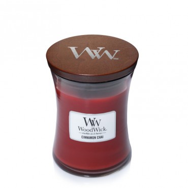 Średnia świeca Cinnamon Chai Woodwick