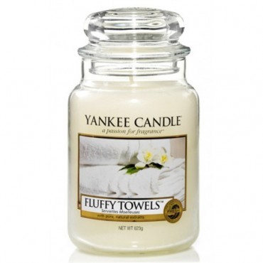 Duża świeca Fluffy Towels Yankee Candle