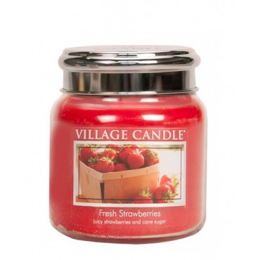 Średnia świeca Fresh Strawberries Village Candle