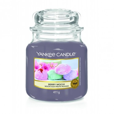 Średnia świeca Berry Mochi Yankee Candle