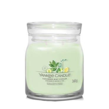 Średnia świeca Signature Cucumber Mint Cooler Yankee Candle