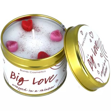 Świeca zapachowa w puszce Big Love Bomb Cosmetics