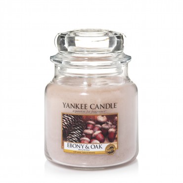 Średnia świeca Ebony & Oak Yankee Candle, z kolekcji Heverest Time od Yankee Candle.