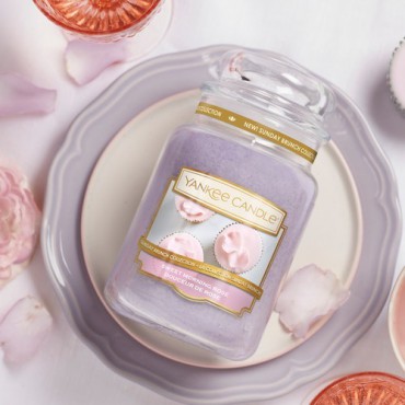 Duża świeca Sweet Morning Rose Yankee Candle