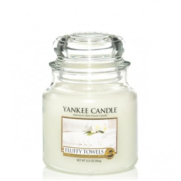 Średnia świeca Fluffy Towels Yankee Candle
