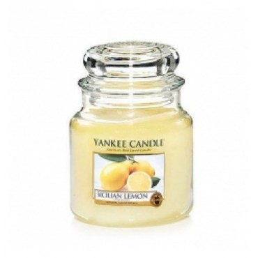 Średnia świeca Sicilian Lemon Yankee Candle