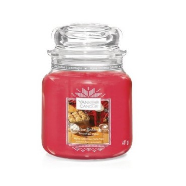 Średnia świeca After Sledding Yankee Candle