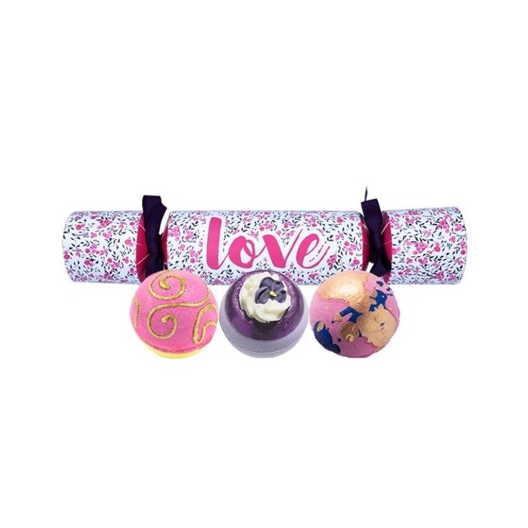 Zestaw upominkowy W kształcie Cukierka Love Bomb Cosmetics Zestaw upominkowy W kształcie Cukierka Love Bomb Cosmetics
