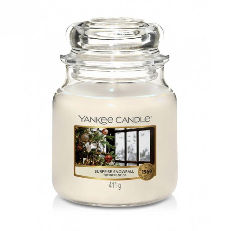 Średnia świeca Surprise Snowfall Yankee Candle Średnia świeca Surprise Snowfall Yankee Candle